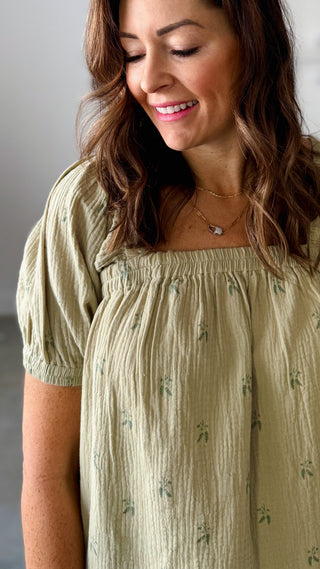 Daring & Dainty Floral Top